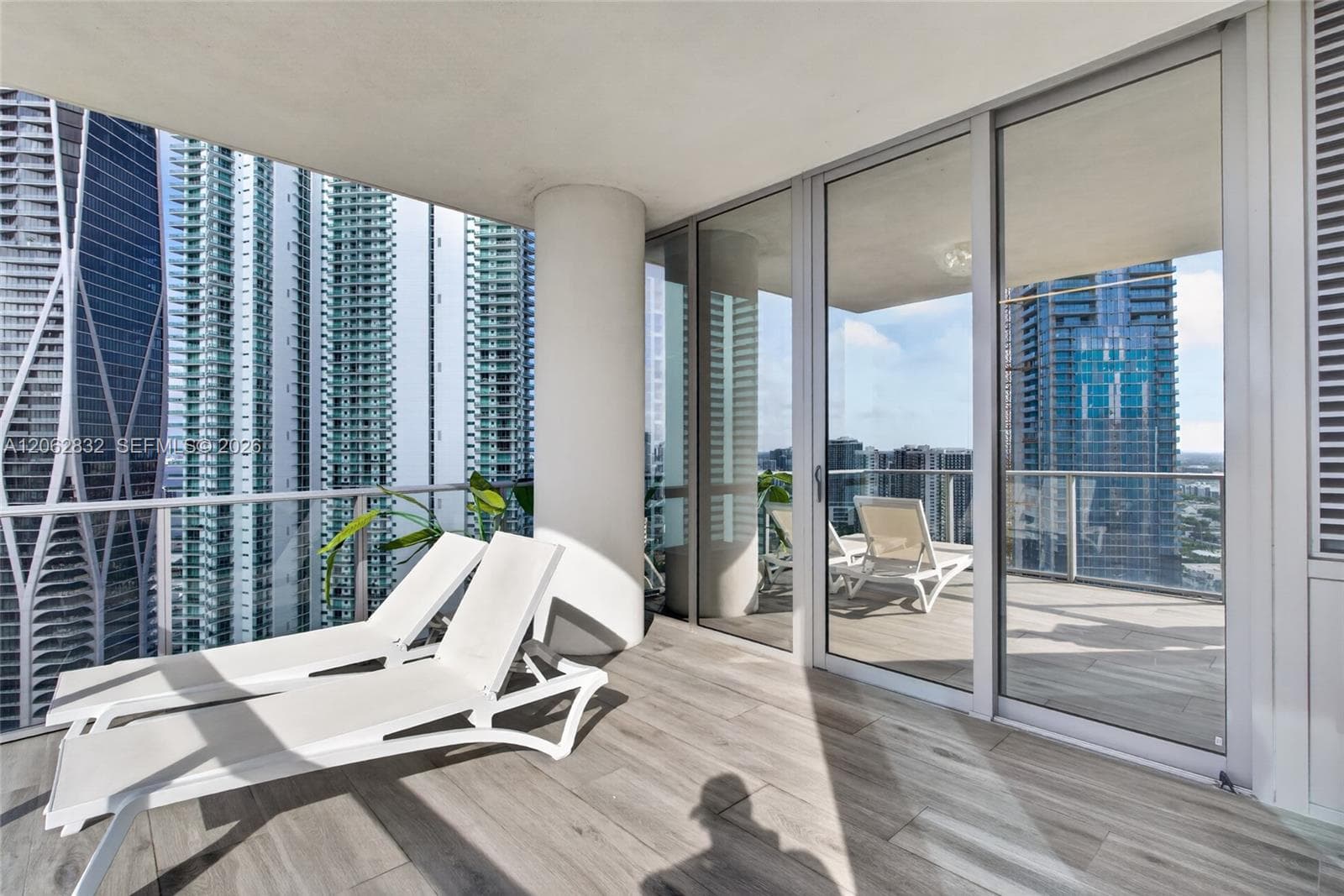851 NE 1st Ave # 3201, Miami, FL 33132 — zdjęcie 2