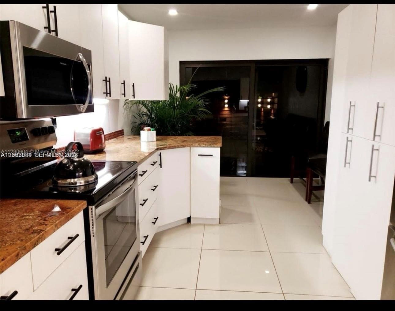 522 NE 195th St, Miami, FL 33179 — zdjęcie 4