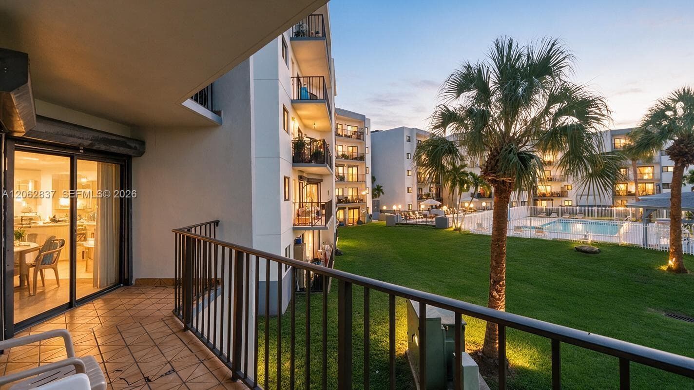 1820 W 53rd St # 204, Hialeah, FL 33012