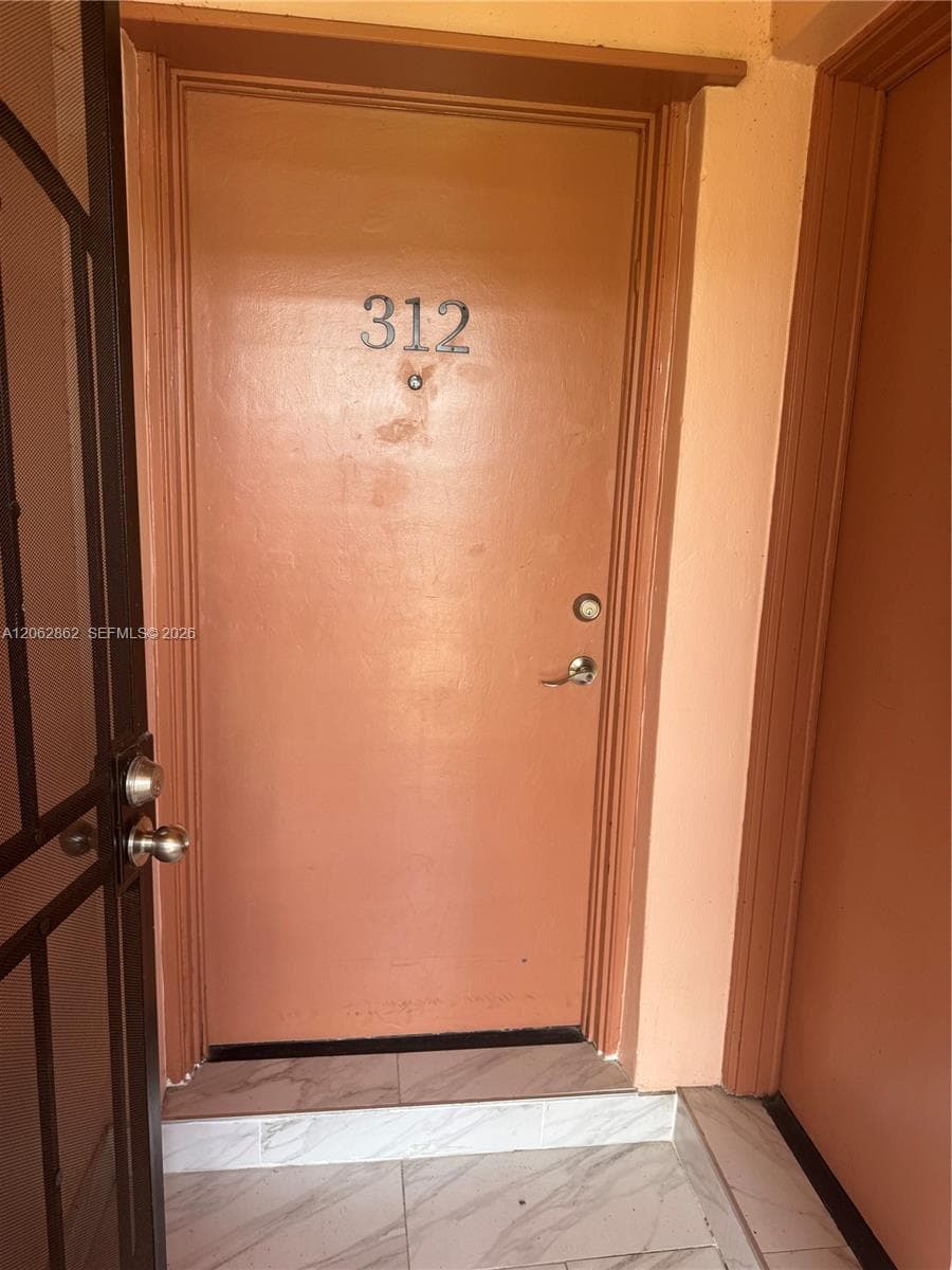 19001 NE 14th Ave # 312, Miami, FL 33179 — zdjęcie 2