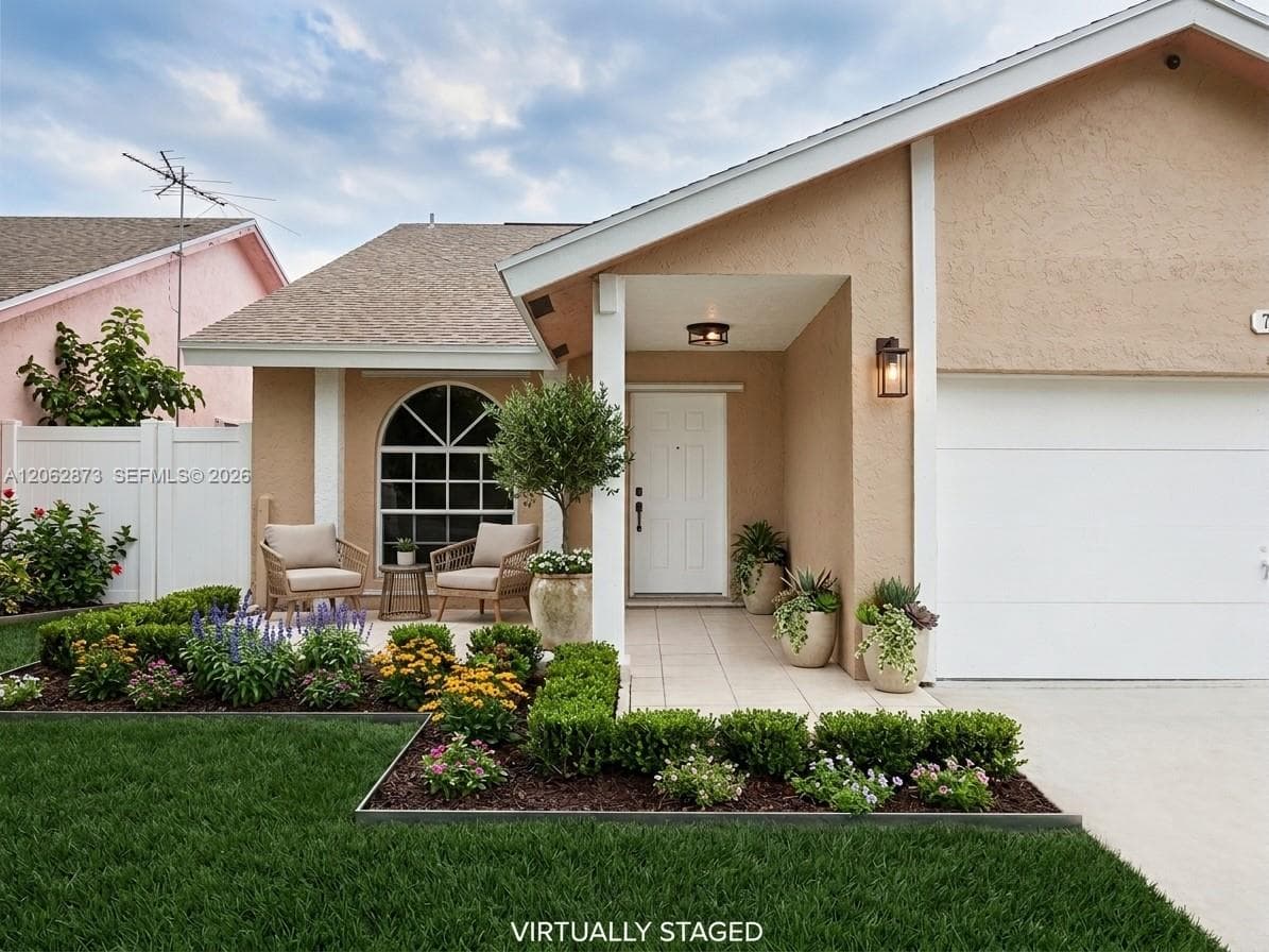 7927 NW 50th St, Lauderhill, FL 33351