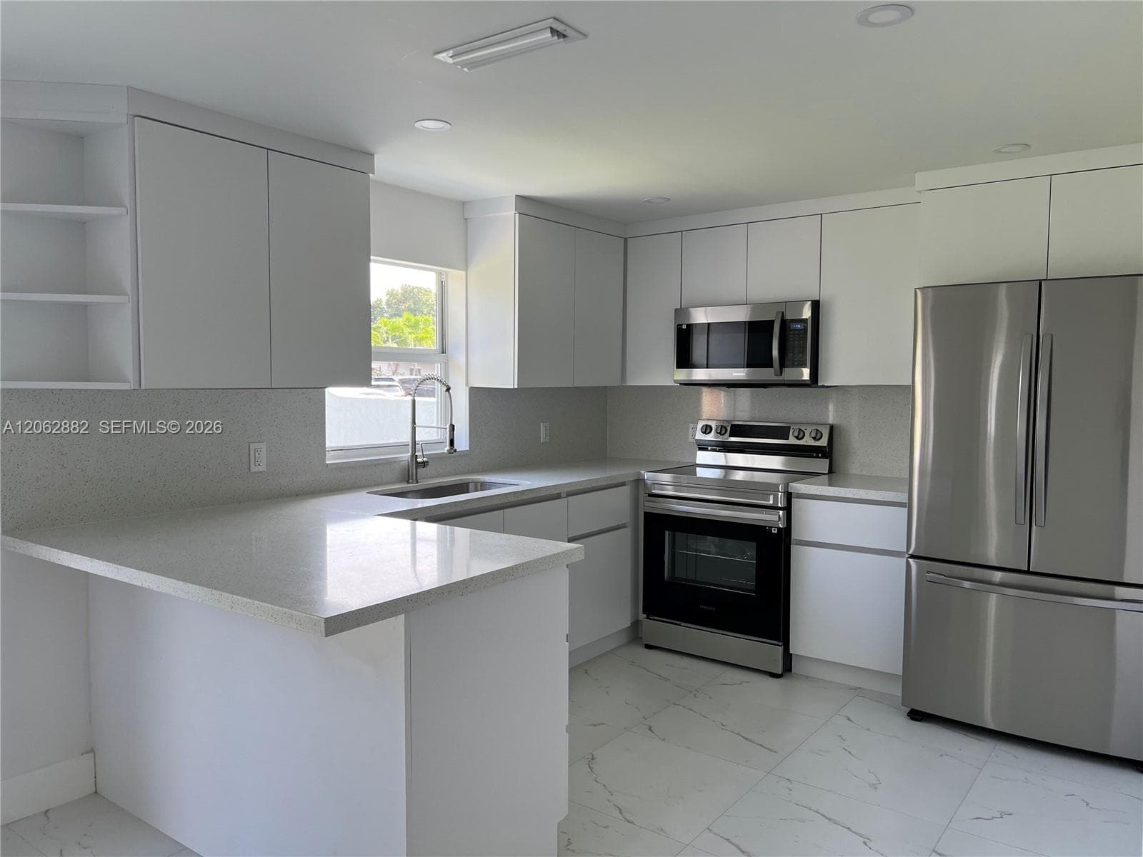 705 E 20th St, Hialeah, FL 33013 — zdjęcie 5