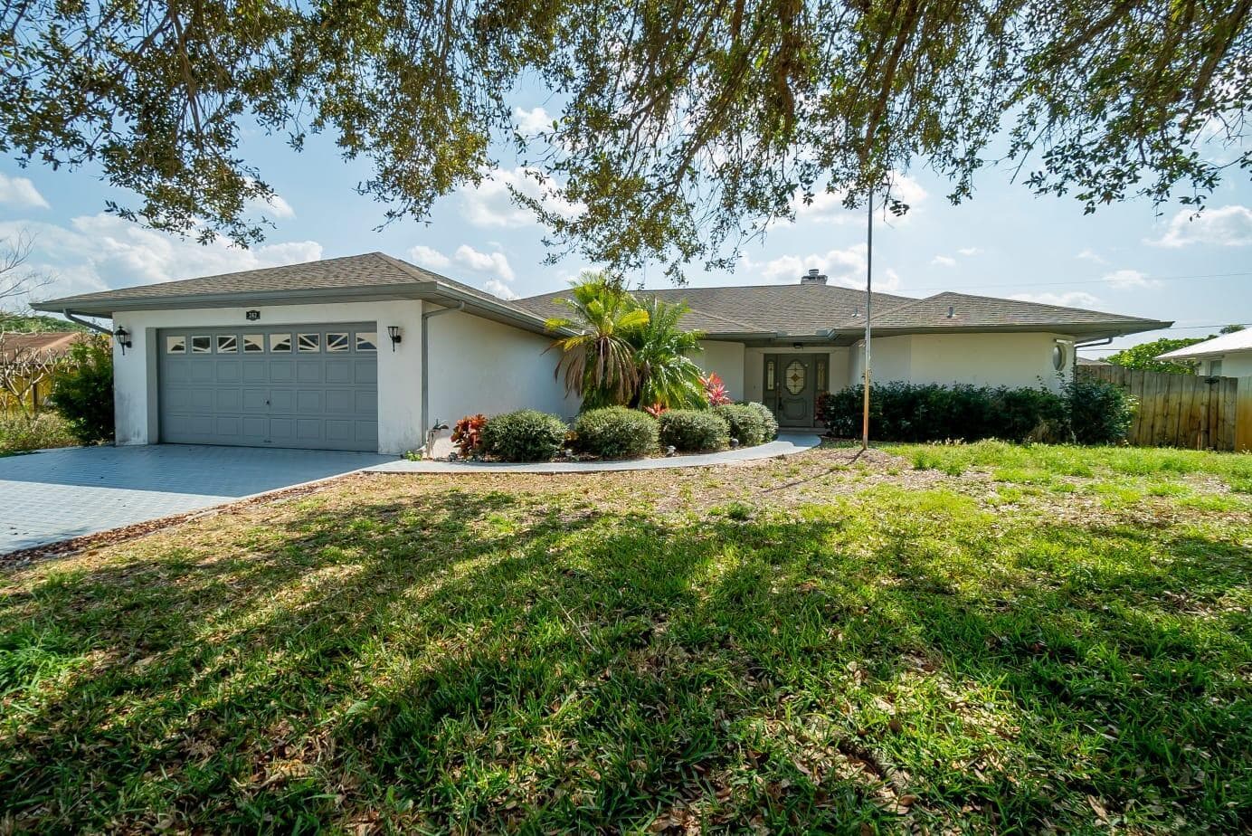 242 SE Duval Avenue SE, Port St. Lucie, FL 34983