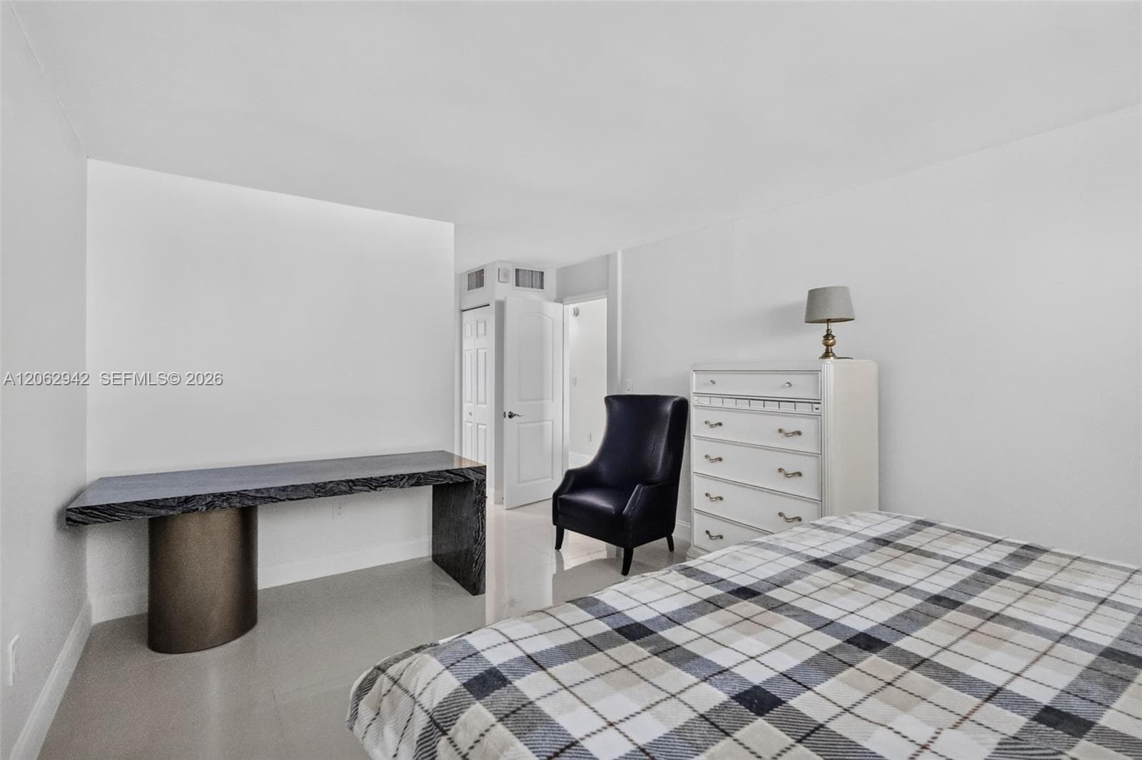 4000 NE 170th St # 606, North Miami Beach, FL 33160 — zdjęcie 2
