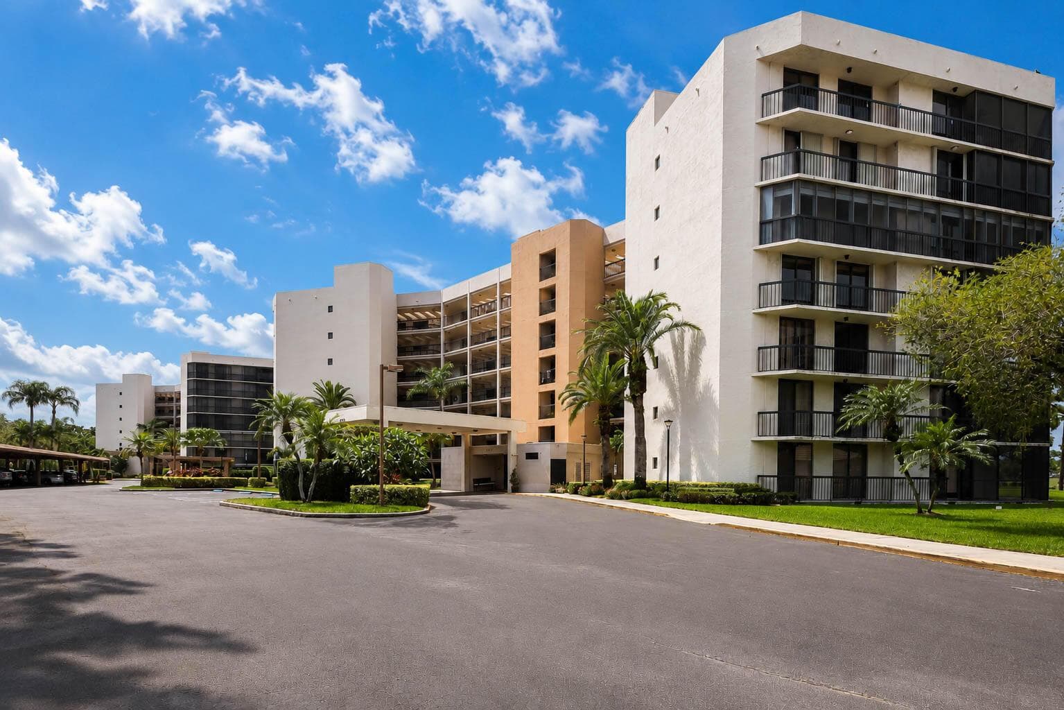 5279 S FOUNTAINS Drive S # 703, Lake Worth, FL 33467