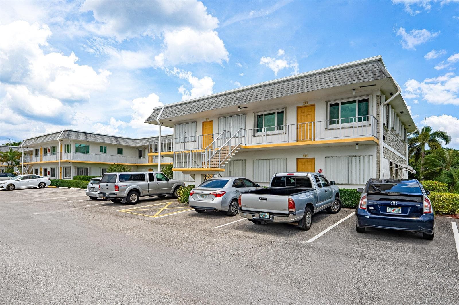 3120 LAKE OSBORNE Drive # Bldg 7 Apt106, FL 33461