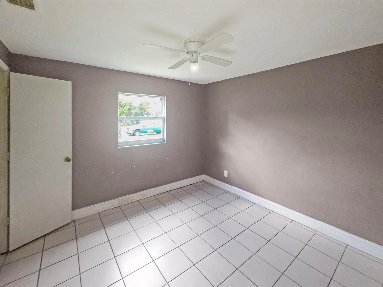 715 N 10TH Street, Fort Pierce, FL 34950 — zdjęcie 3
