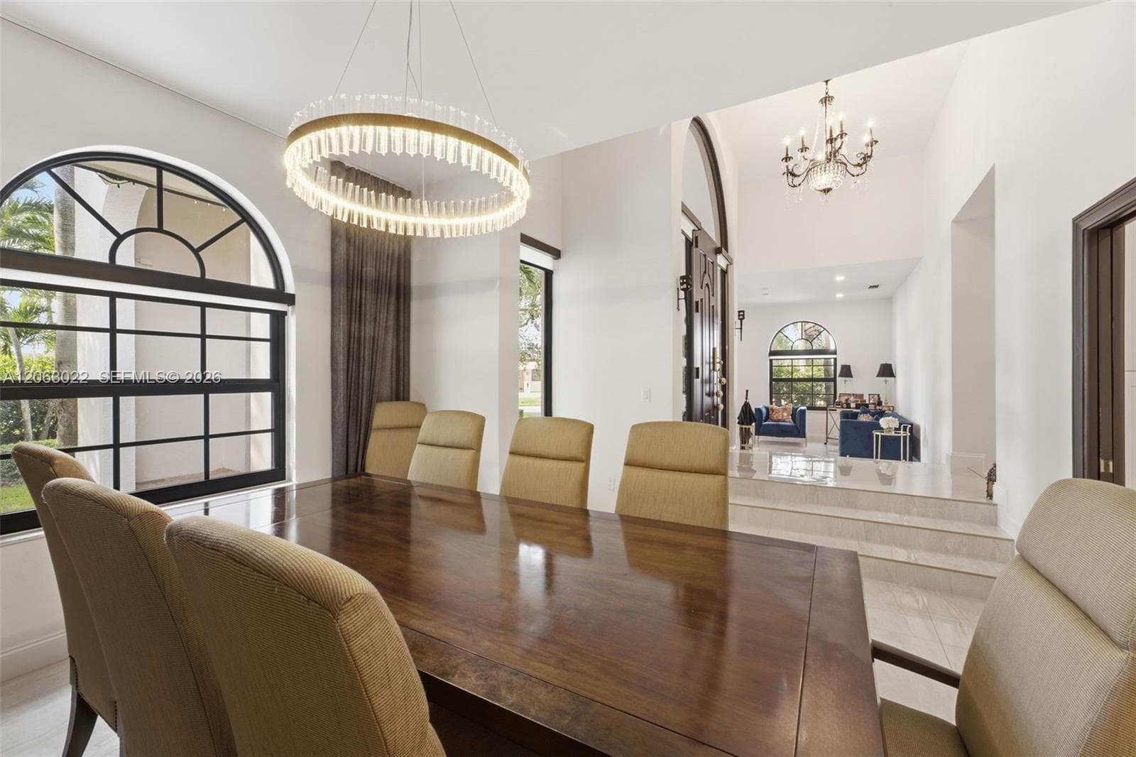 8215 Grand Canal Dr, Miami, FL 33144 — zdjęcie 3