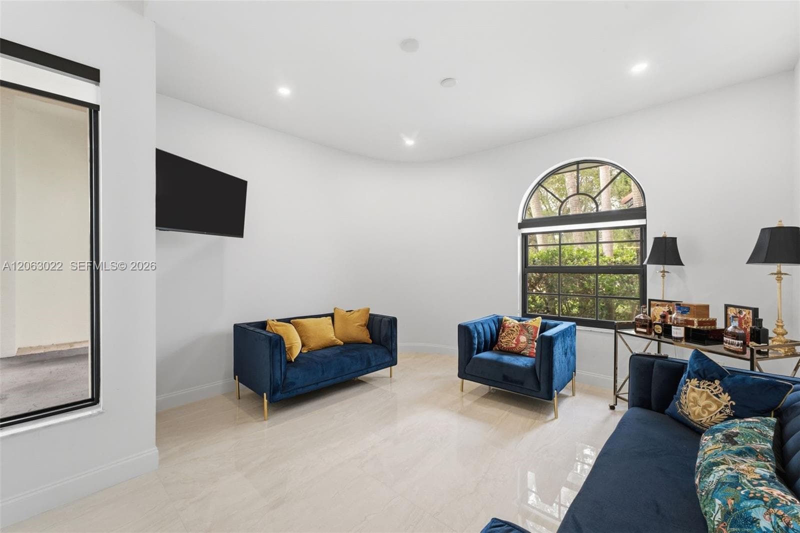 8215 Grand Canal Dr, Miami, FL 33144 — zdjęcie 4