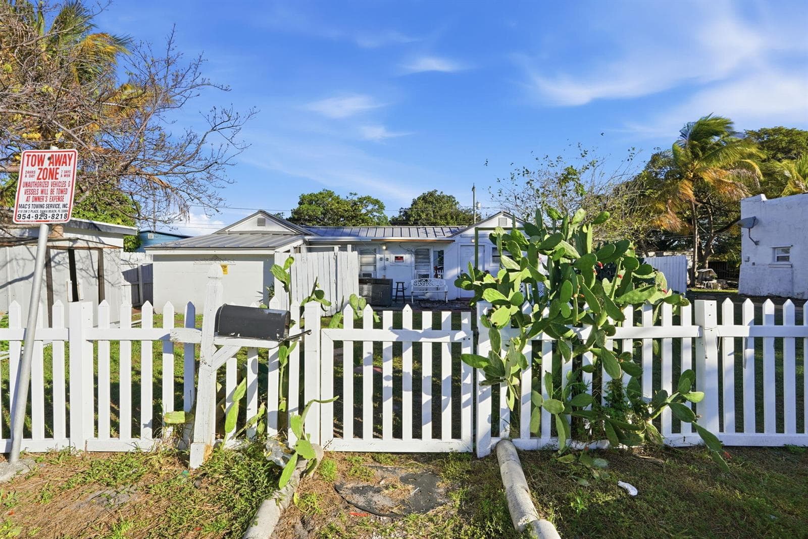 230 SW 14th Street, Dania Beach, FL 33004 — zdjęcie 2