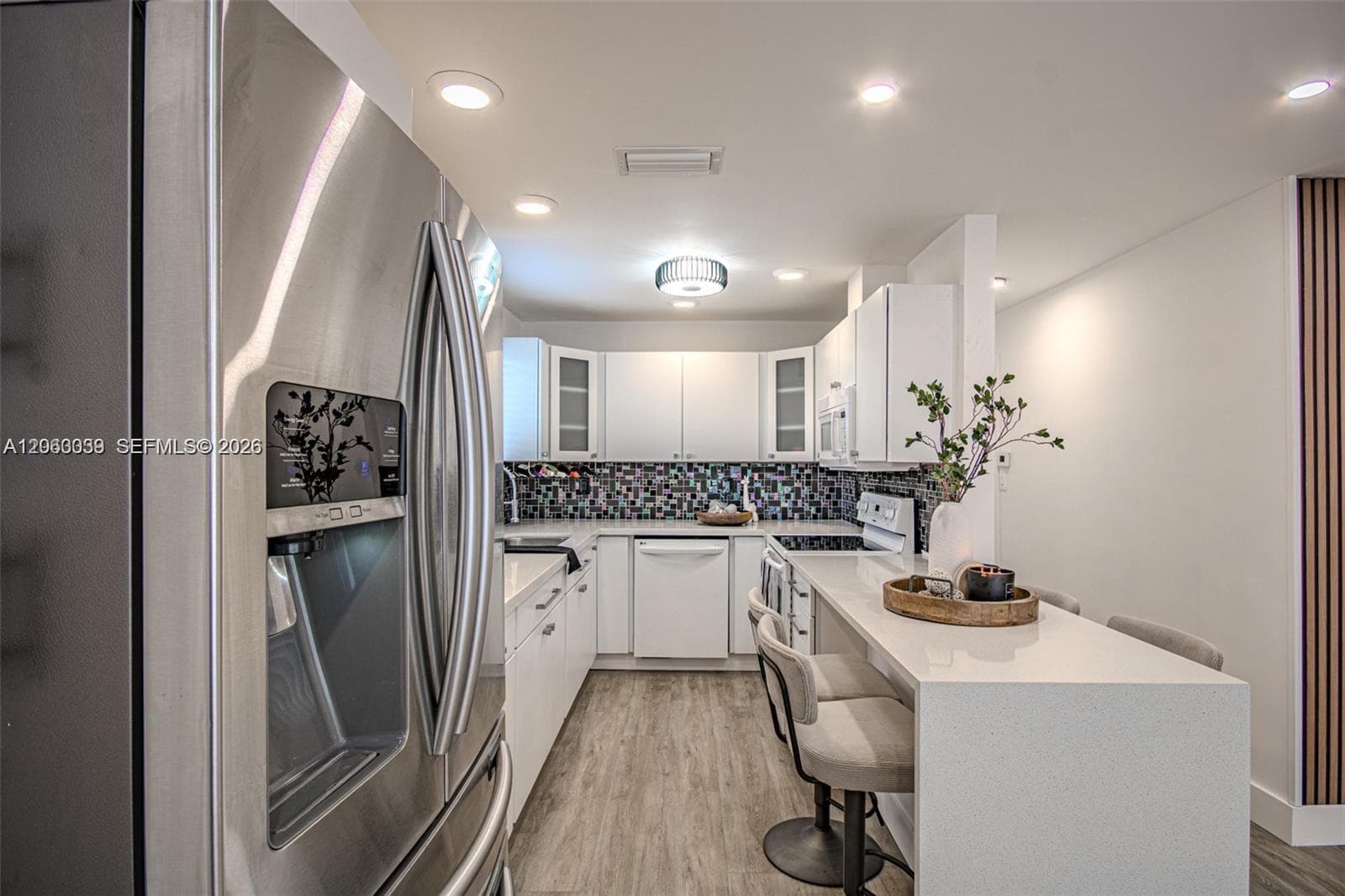 801 NE 57th St, Oakland Park, FL 33334 — zdjęcie 4