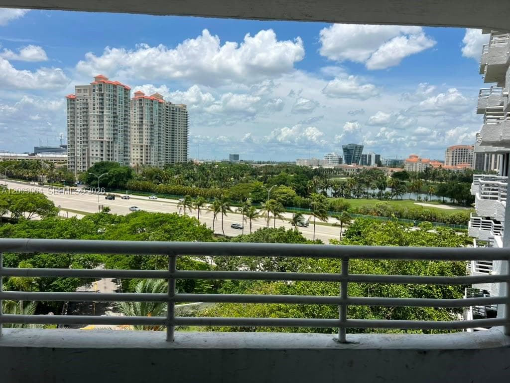 3300 NE 192nd St # 803, Aventura, FL 33180 — zdjęcie 2