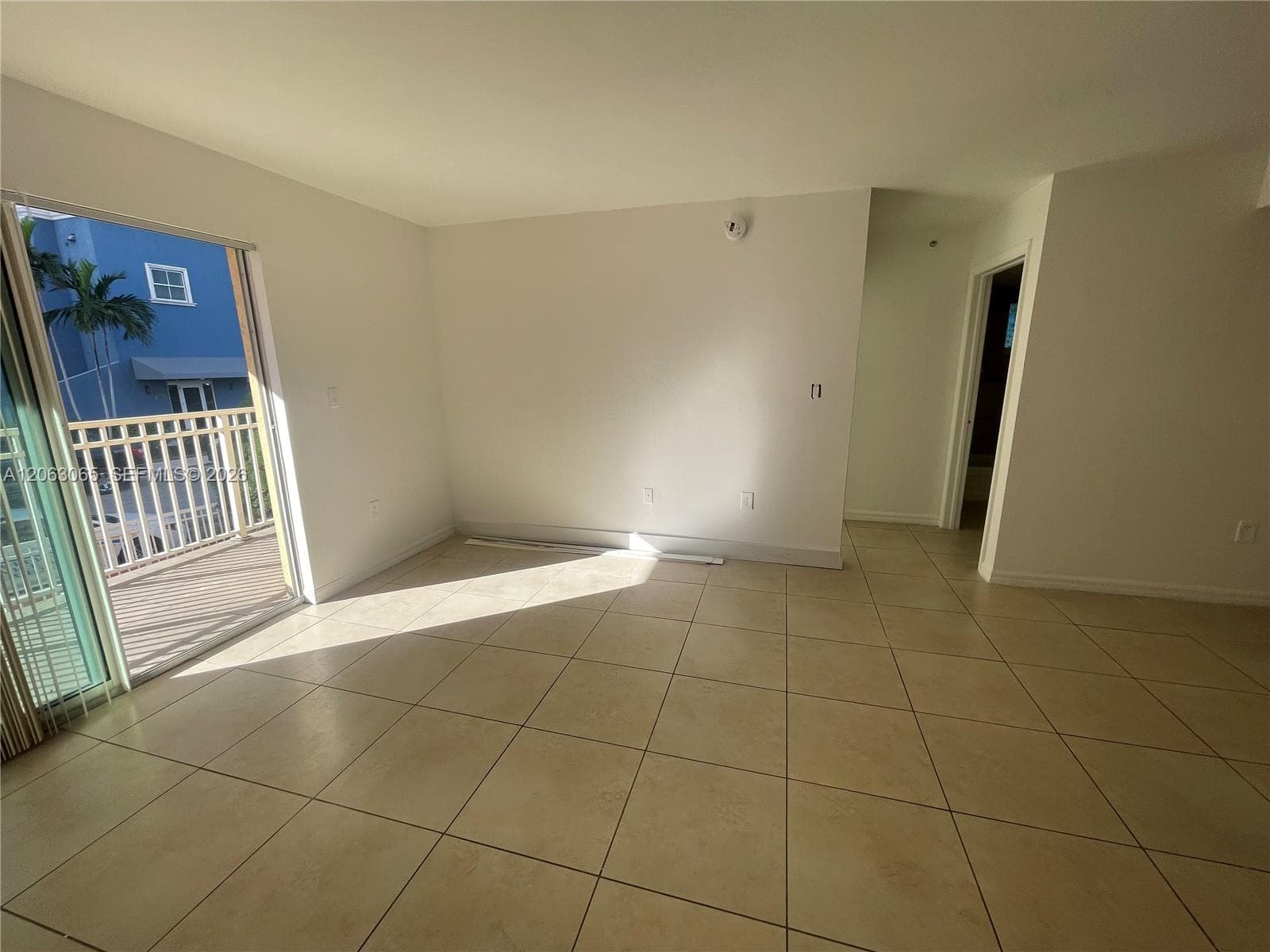 6315 SW 8th St # 201, Miami, FL 33144 — zdjęcie 2