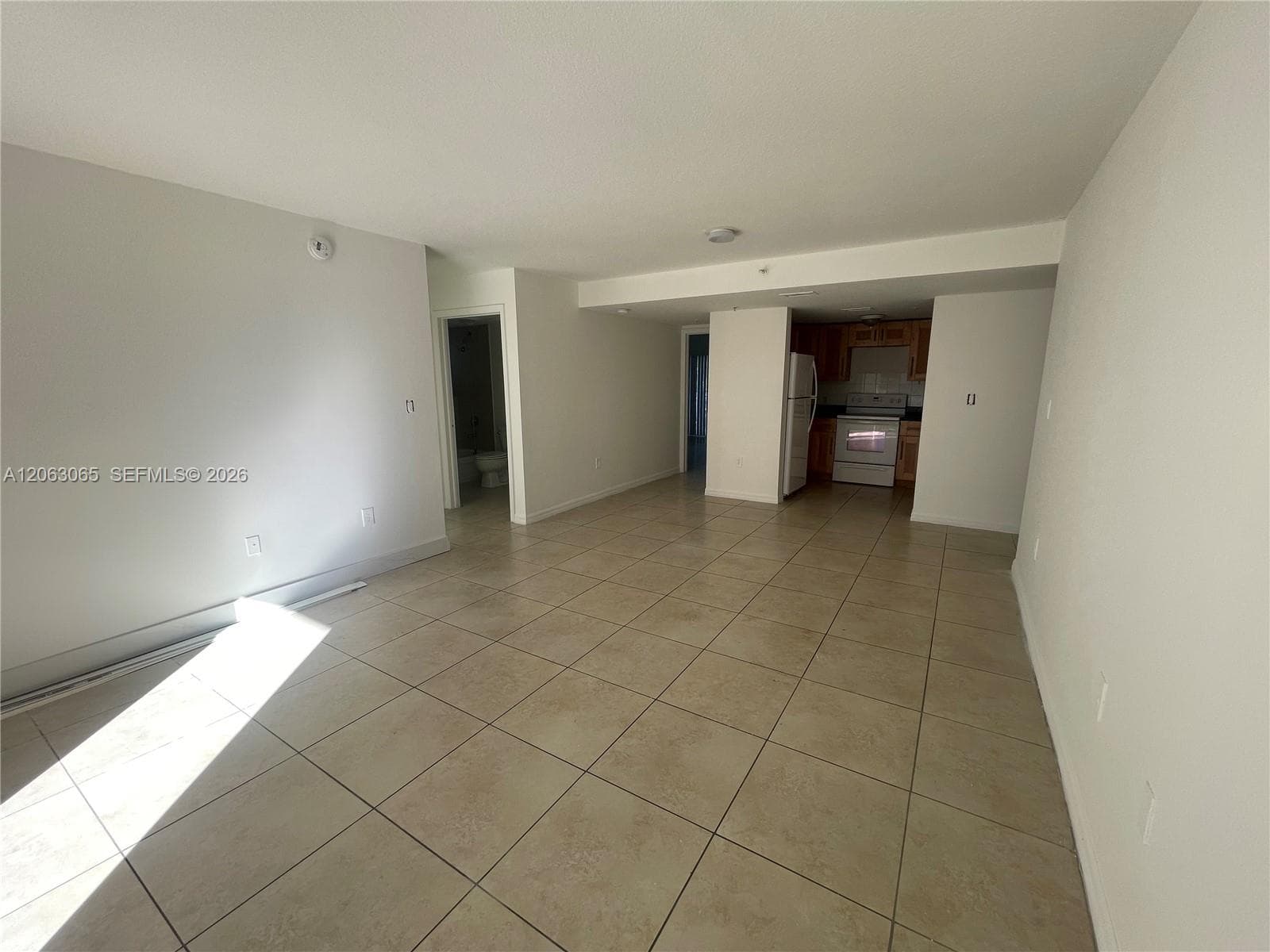 6315 SW 8th St # 201, Miami, FL 33144 — zdjęcie 3