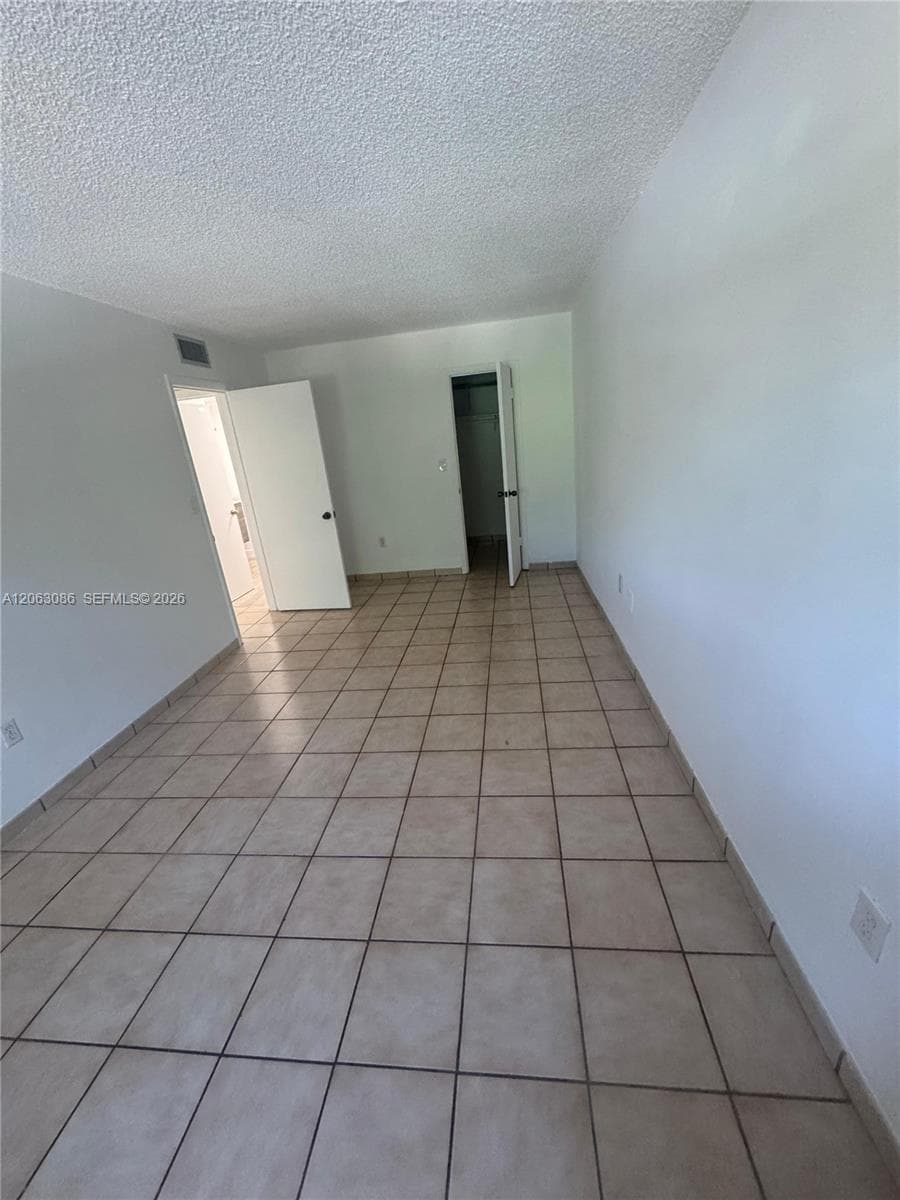 4265 NW South Tamiami Canal Dr # 1-214, Miami, FL 33126 — zdjęcie 5