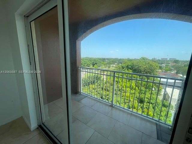 6315 SW 8th St # 605, Miami, FL 33144 — zdjęcie 2