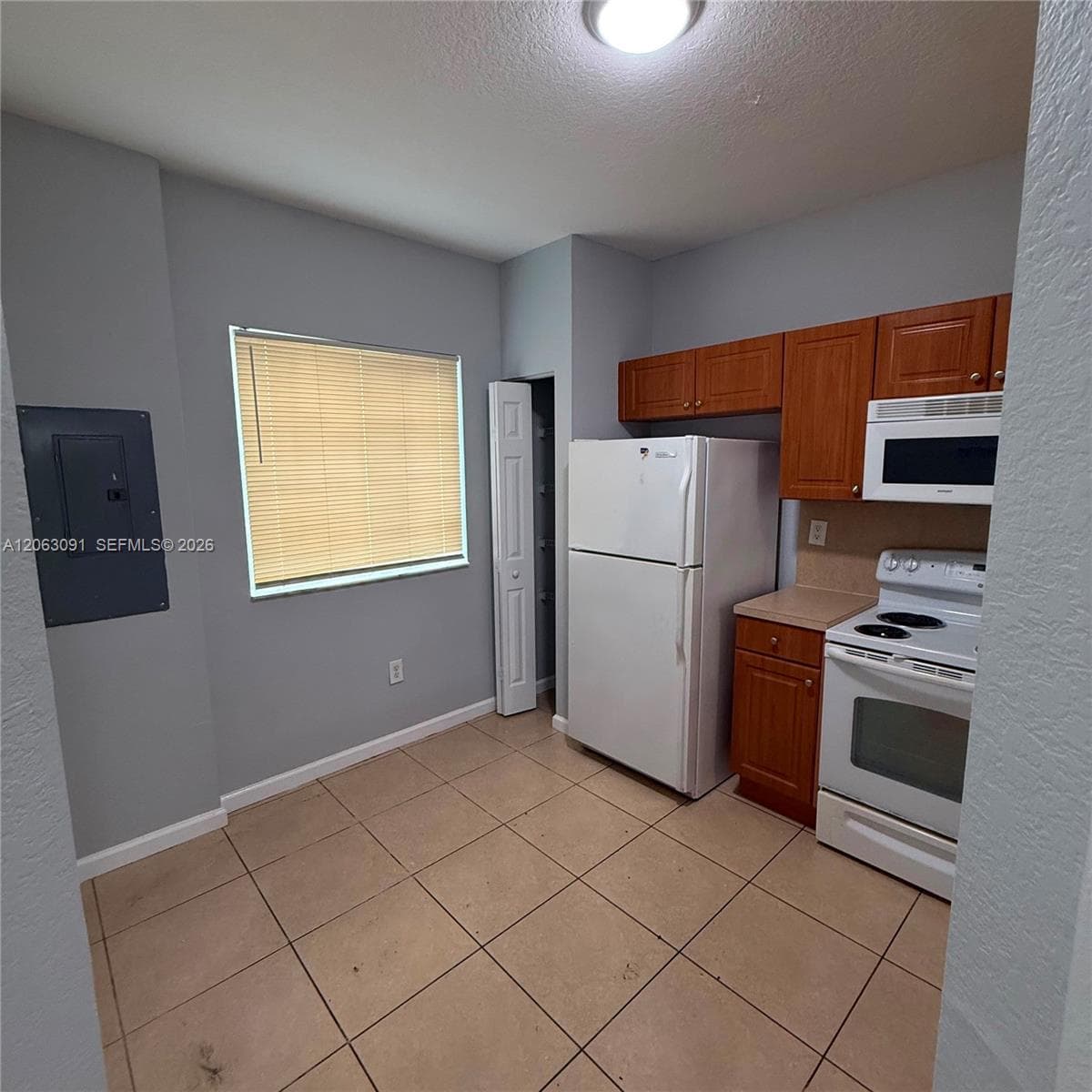 8811 S ISLES CR # 8811, Tamarac, FL 33321 — zdjęcie 2