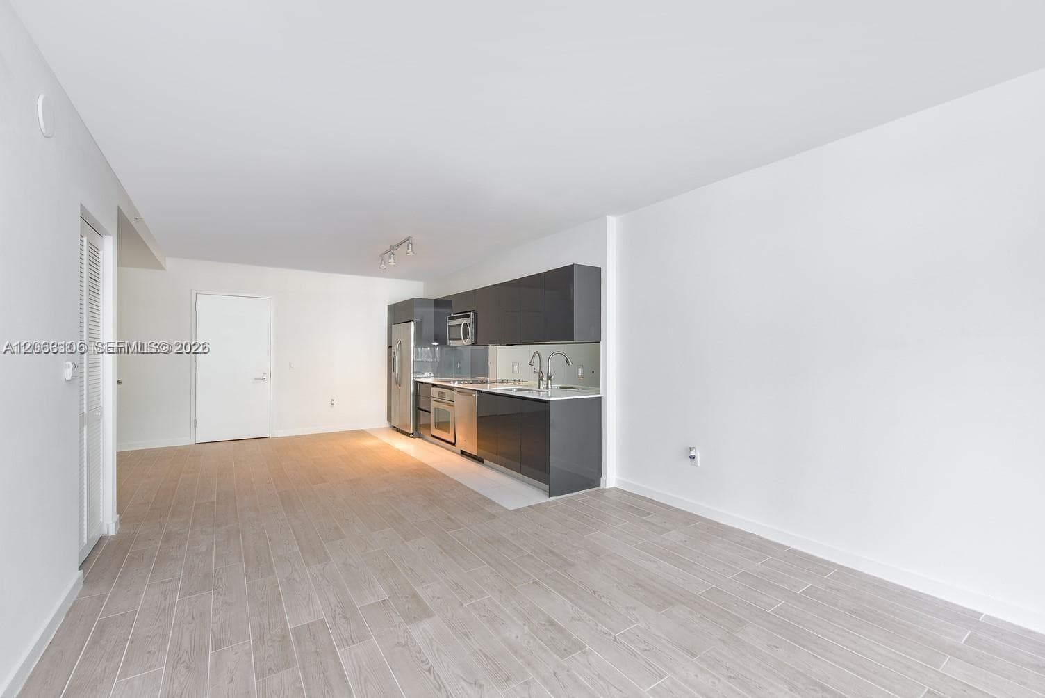 31 SE 6th St # 406, Miami, FL 33131 — zdjęcie 3