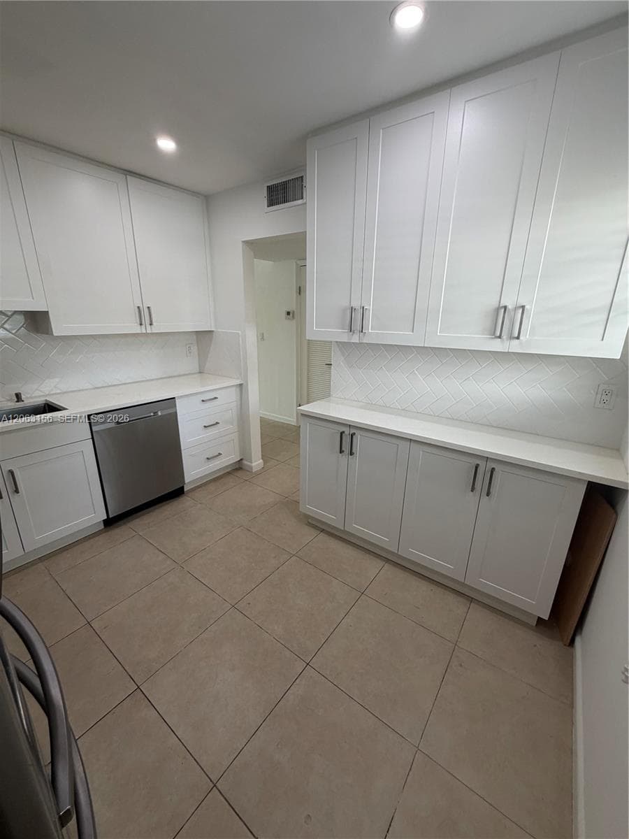 873 NE 195th St # 107, Miami, FL 33179 — zdjęcie 3