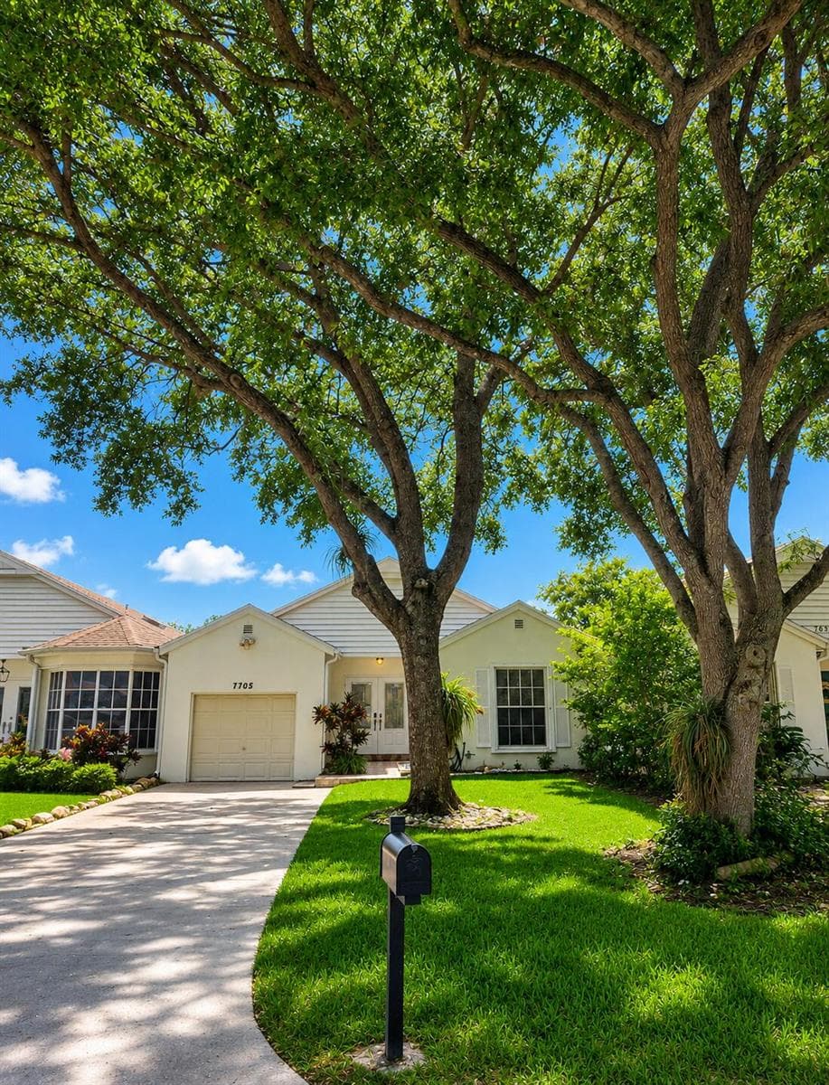 7705 FOREST GREEN Lane, Boynton Beach, FL 33436