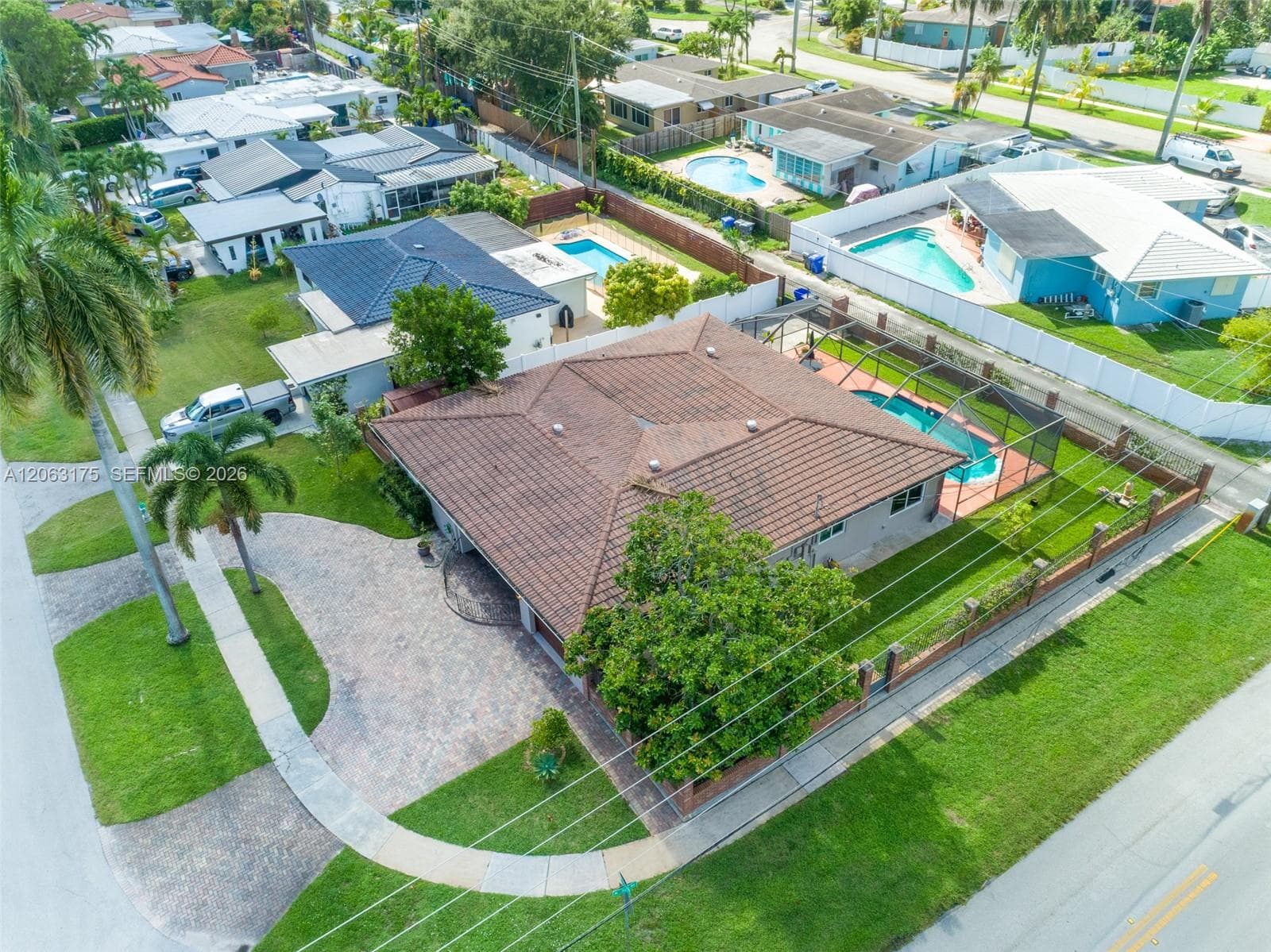 3134 Pierce St, Hollywood, FL 33021 — zdjęcie 2