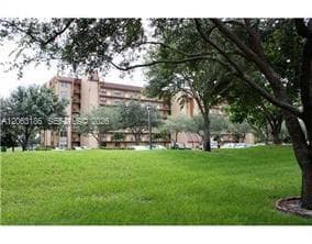 3100 W Rolling Hills Cir # 101, Davie, FL 33328