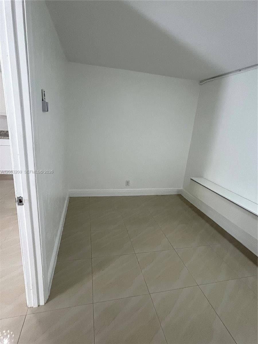3760 NW 197th St # 2, Miami Gardens, FL 33055 — zdjęcie 5