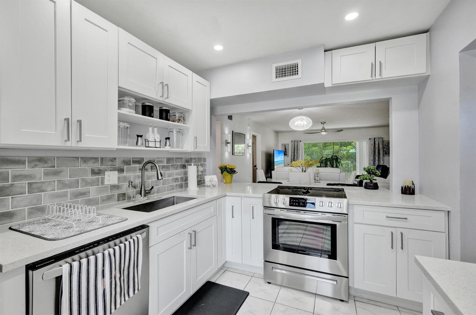130 LAKE MERYL Drive # 227, West Palm Beach, FL 33411 — zdjęcie 4
