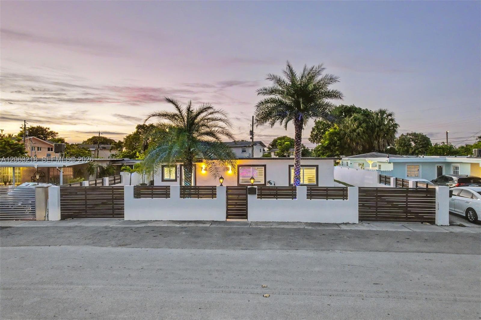 831 E 10th Pl, Hialeah, FL 33010 — zdjęcie 2