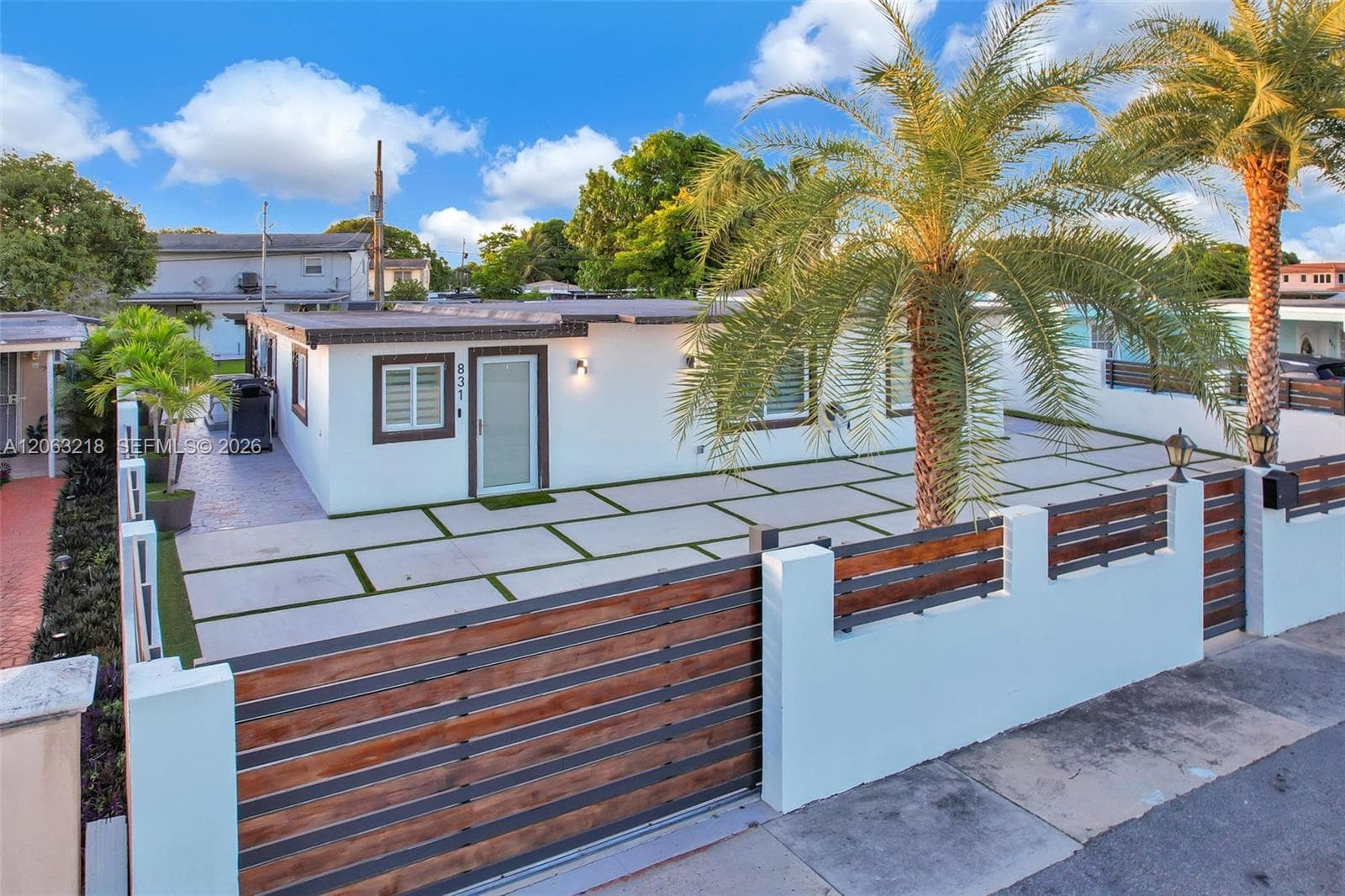831 E 10th Pl, Hialeah, FL 33010 — zdjęcie 3