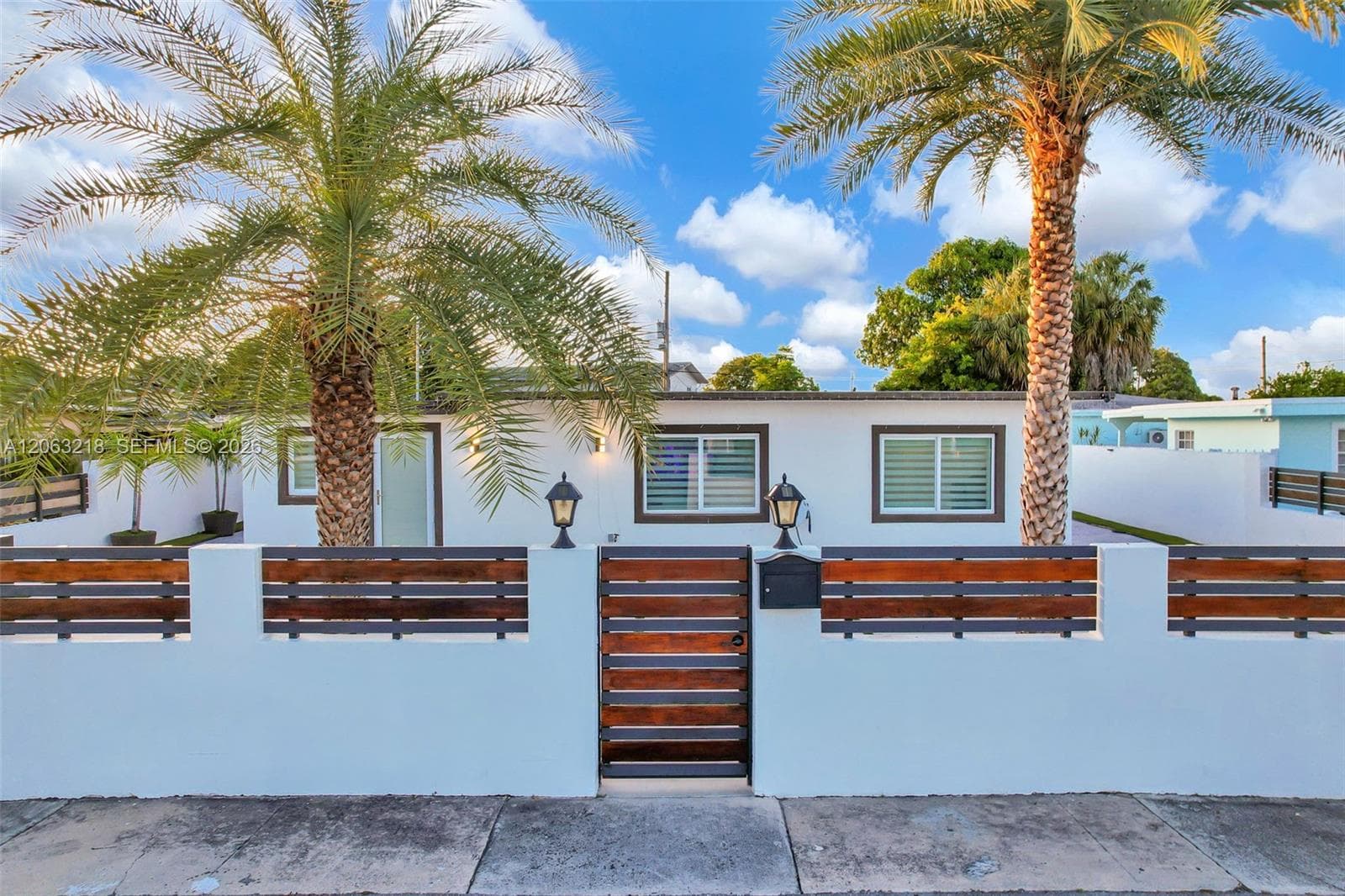 831 E 10th Pl, Hialeah, FL 33010 — zdjęcie 4