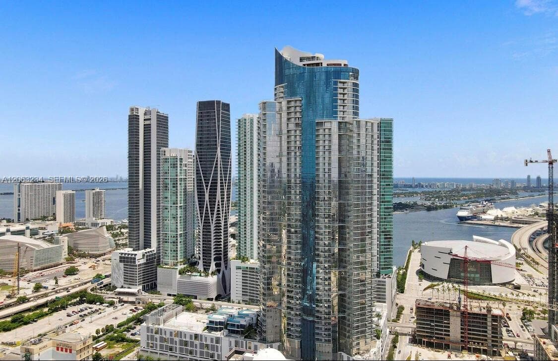 851 NE 1st Ave # 3510, Miami, FL 33132