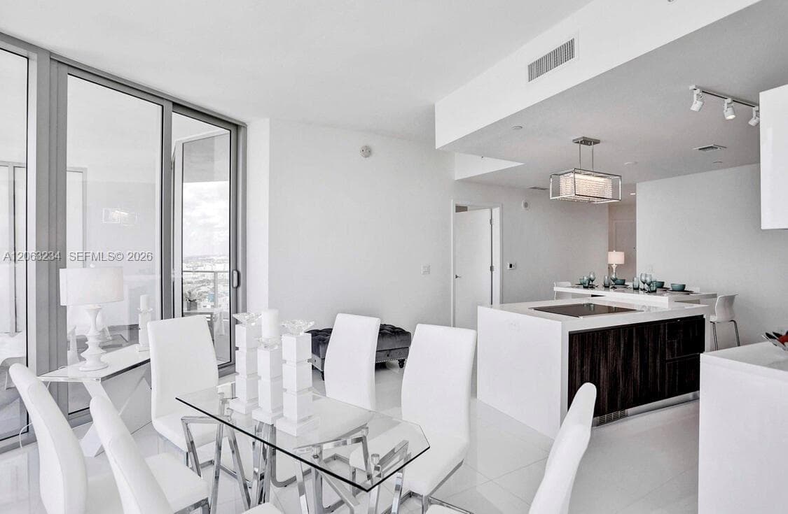 851 NE 1st Ave # 3510, Miami, FL 33132 — zdjęcie 4