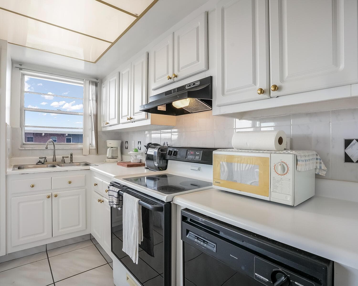 180 NE 12th Avenue # 15E, Hallandale Beach, FL 33009 — zdjęcie 2