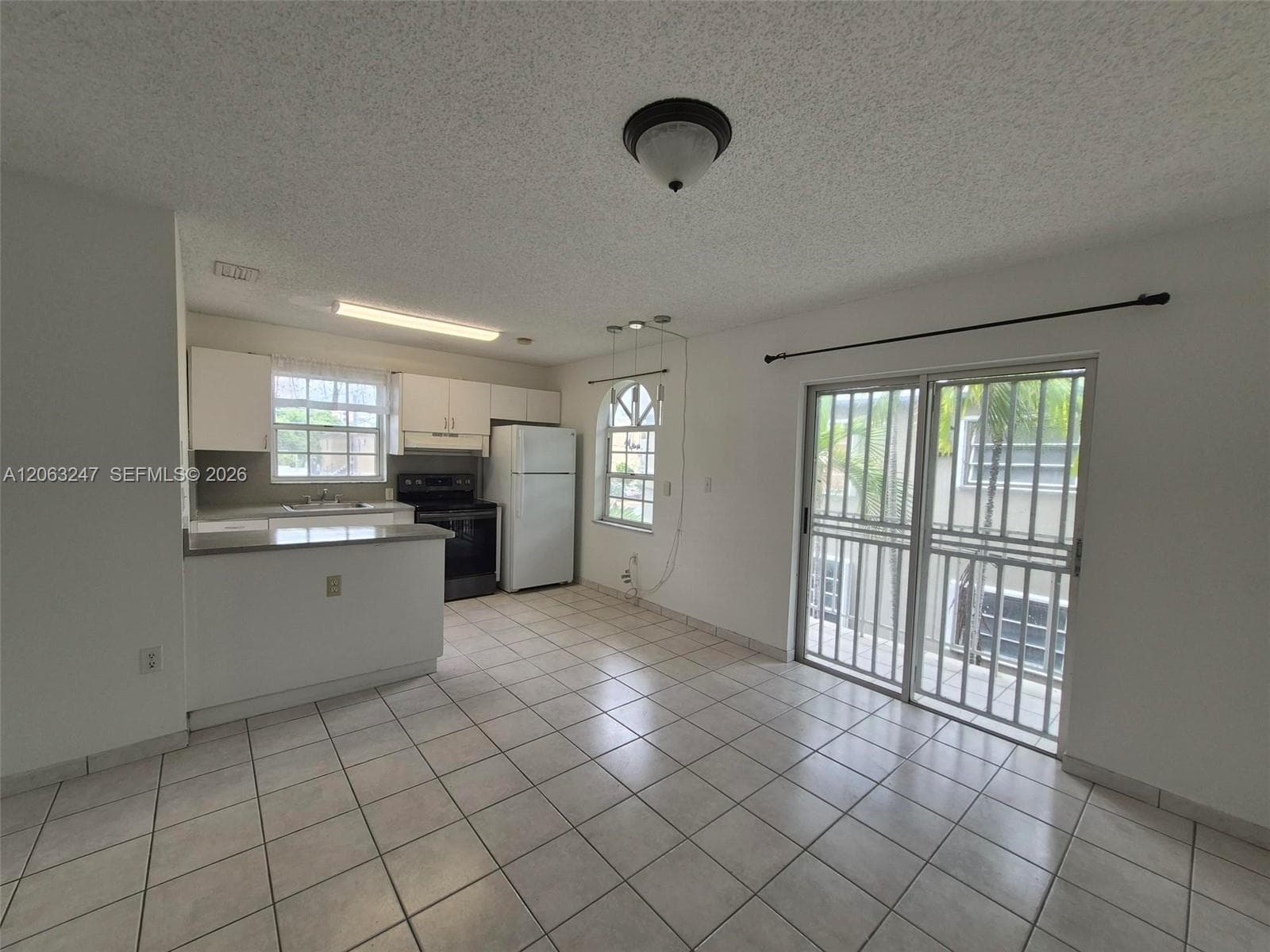 1366 SW 4th St # 3, Miami, FL 33135 — zdjęcie 2