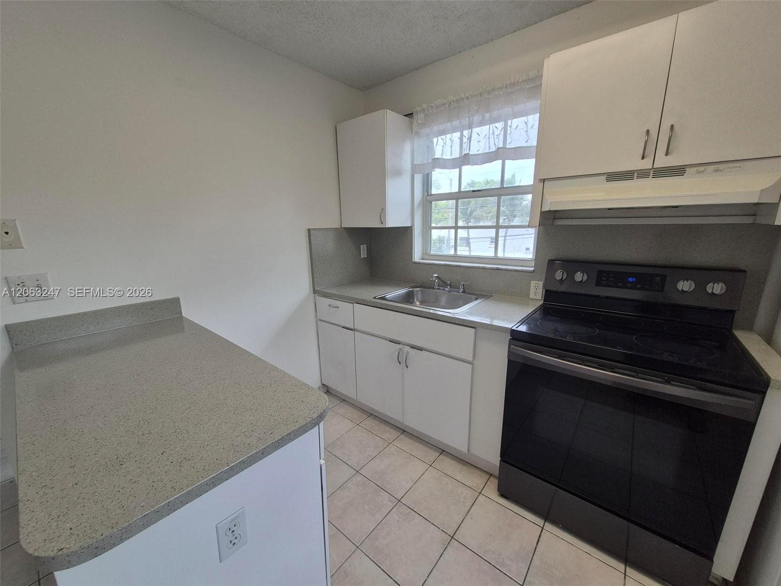 1366 SW 4th St # 3, Miami, FL 33135 — zdjęcie 5