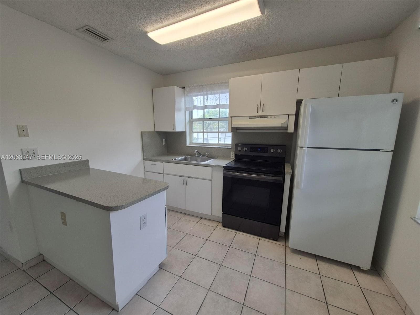 1366 SW 4th St # 3, Miami, FL 33135 — zdjęcie 4