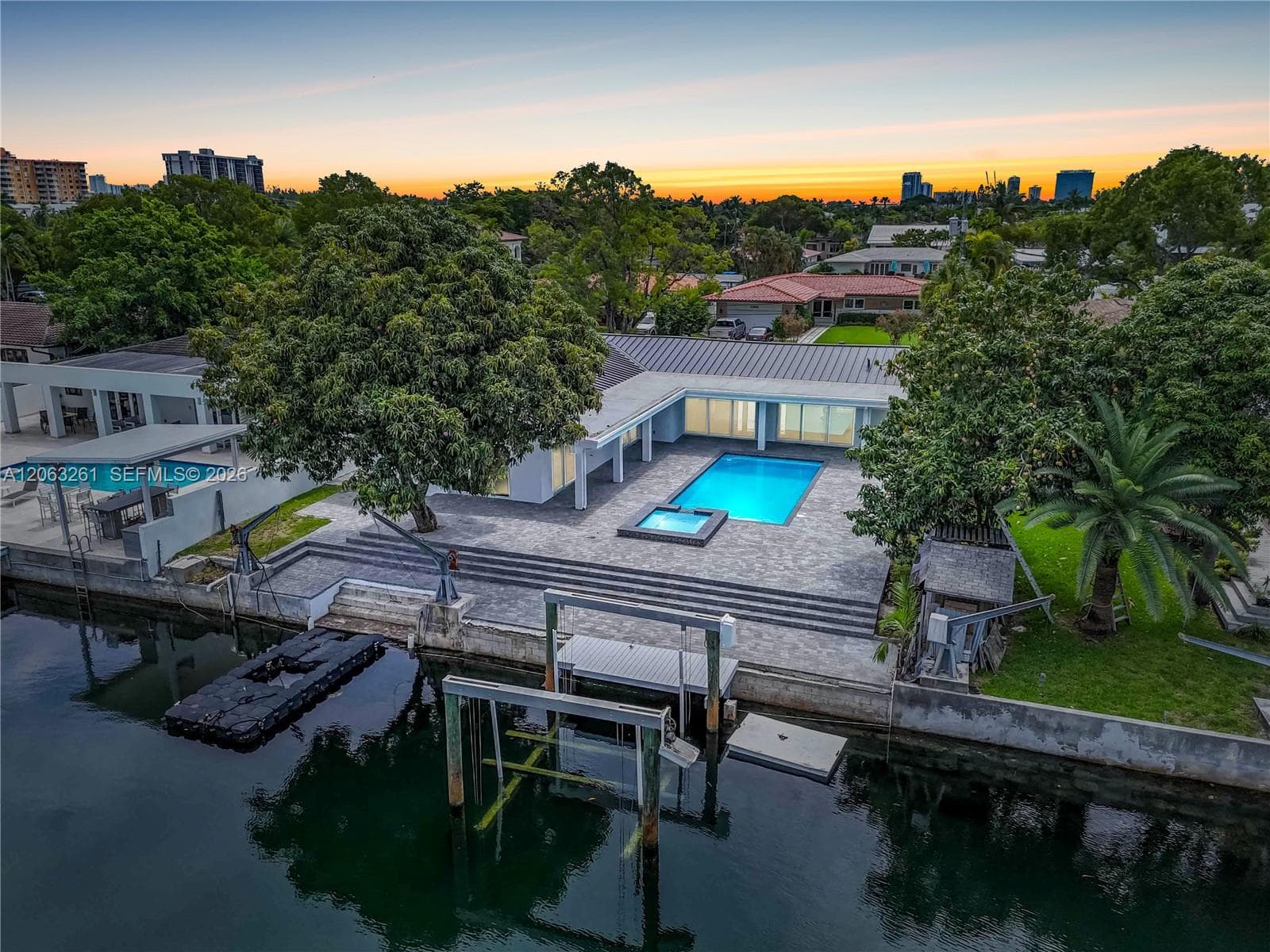 12810 Cyprus Rd, North Miami, FL 33181 — zdjęcie 3