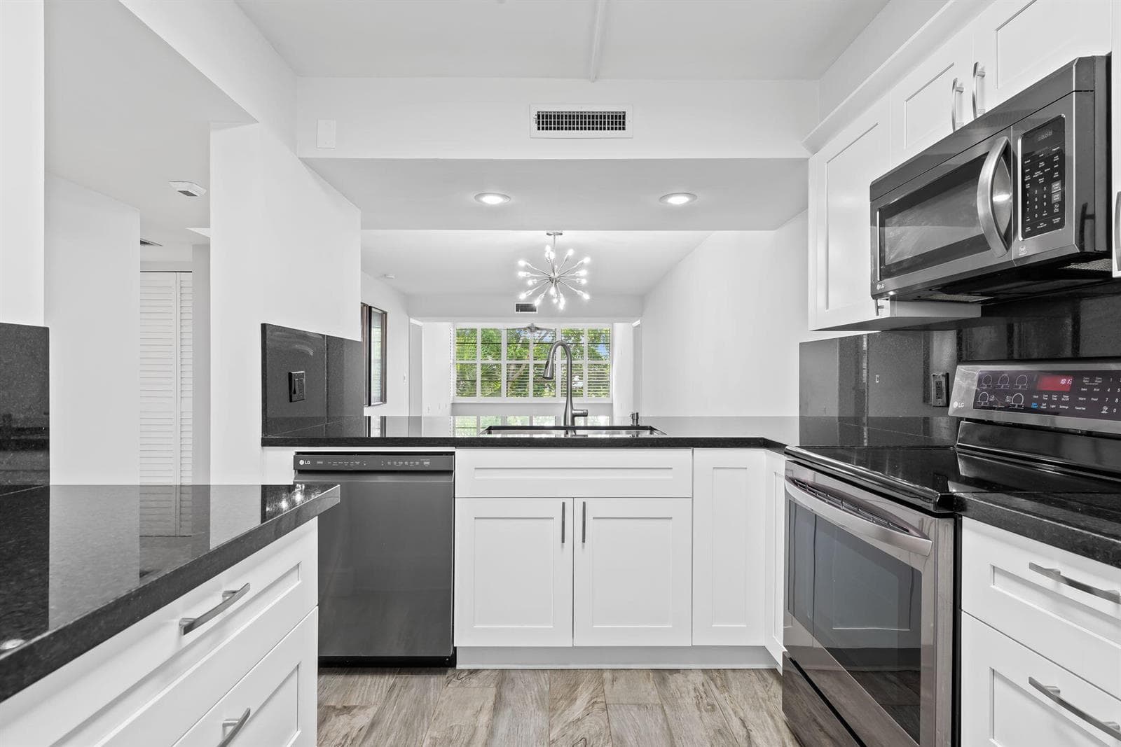 1502 Whitehall Drive # 403, Davie, FL 33324 — zdjęcie 2