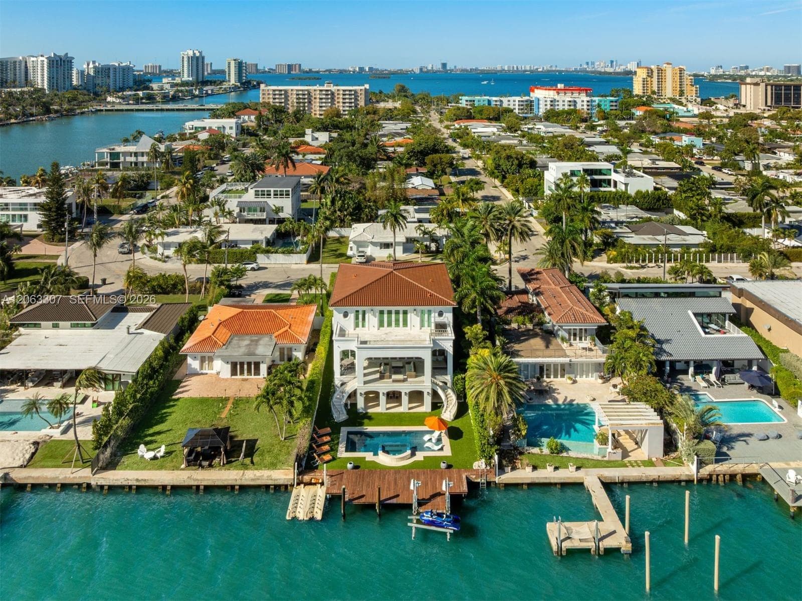 1460 S Treasure Dr, North Bay Village, FL 33141 — zdjęcie 4