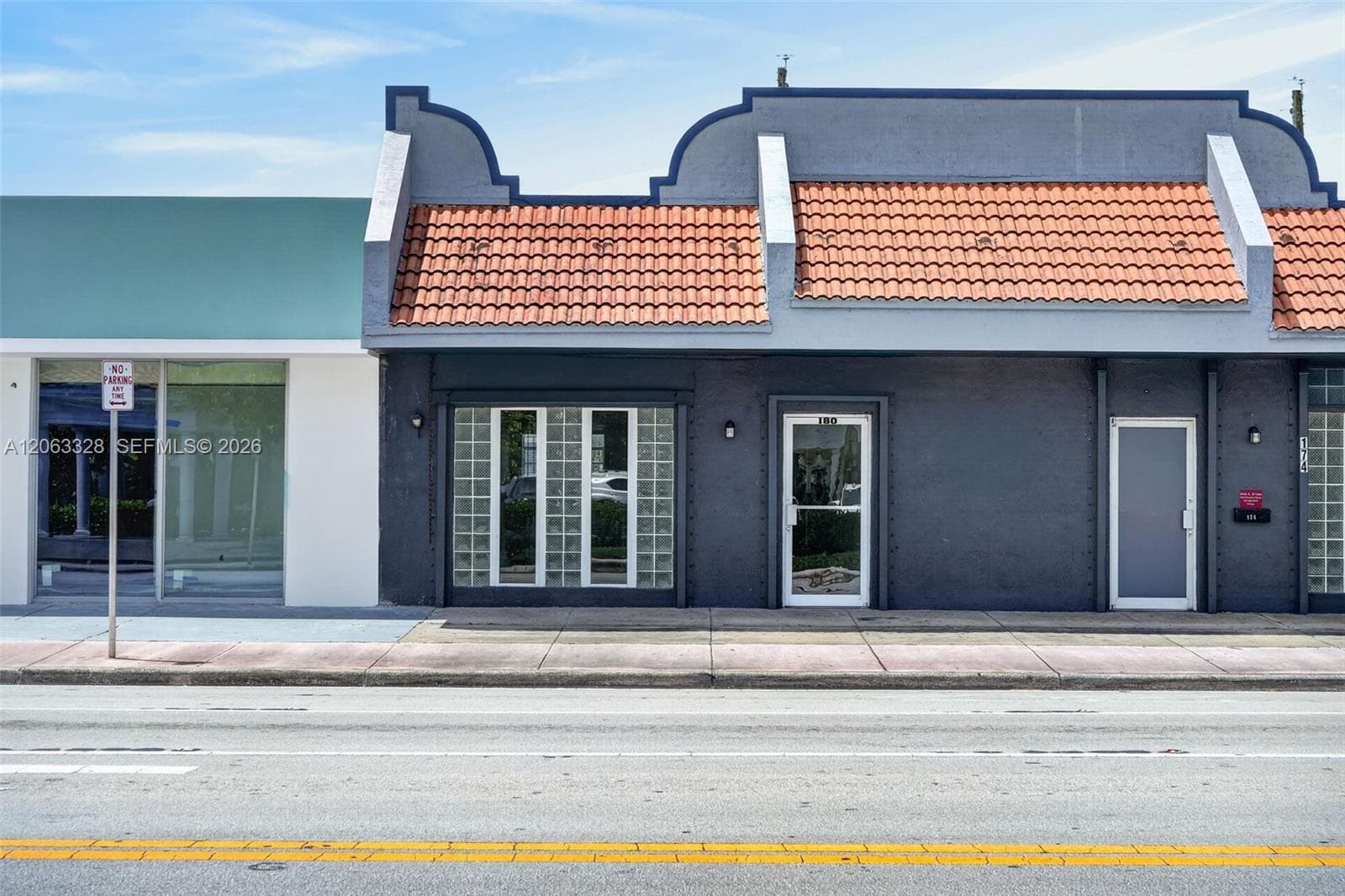 180 Hialeah Dr, Hialeah, FL 33010 — zdjęcie 3