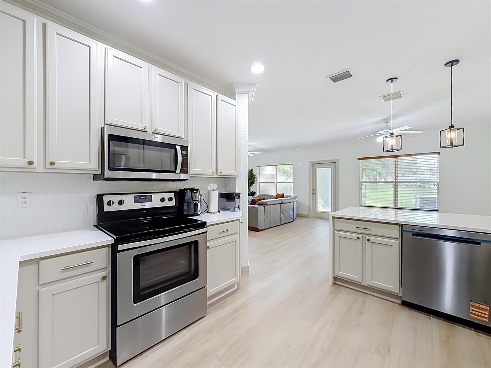 4106 WINDMILL PALM Way, FL 33463 — zdjęcie 2