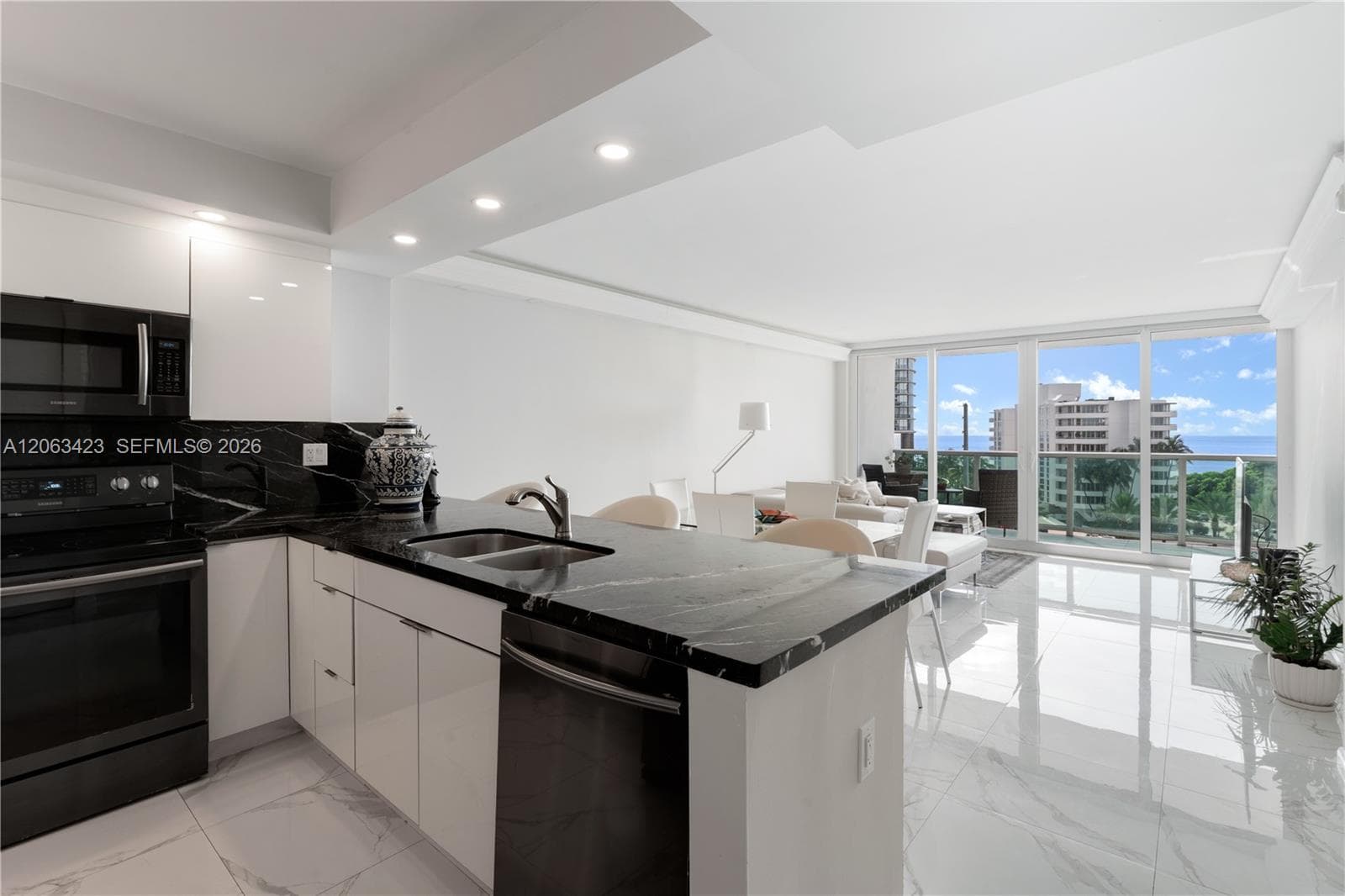 100 Bayview Dr # 709, Sunny Isles Beach, FL 33160 — zdjęcie 4