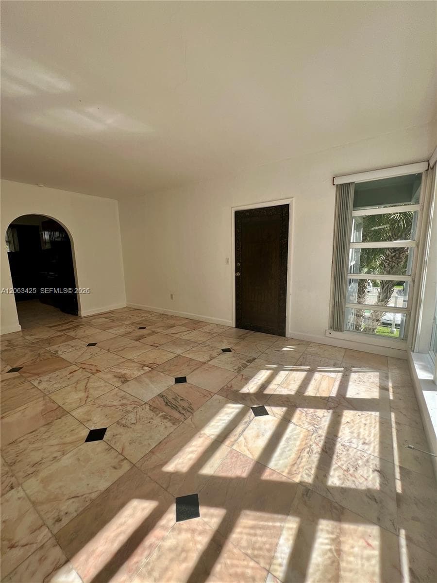 9350 E Bay Harbor Dr # 6, Bay Harbor Islands, FL 33154 — zdjęcie 2