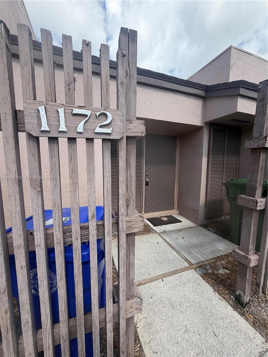 1172 NW 122nd Ter, Pembroke Pines, FL 33026