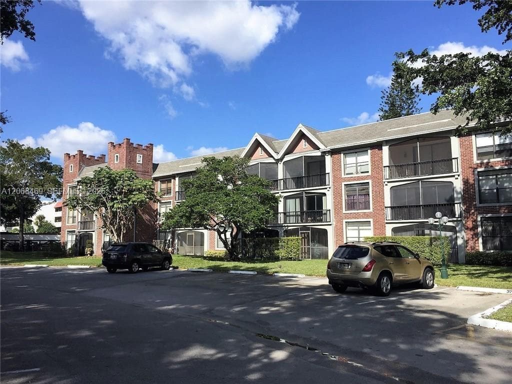 3760 Inverrary Dr # 2P, Lauderhill, FL 33319 — zdjęcie 2