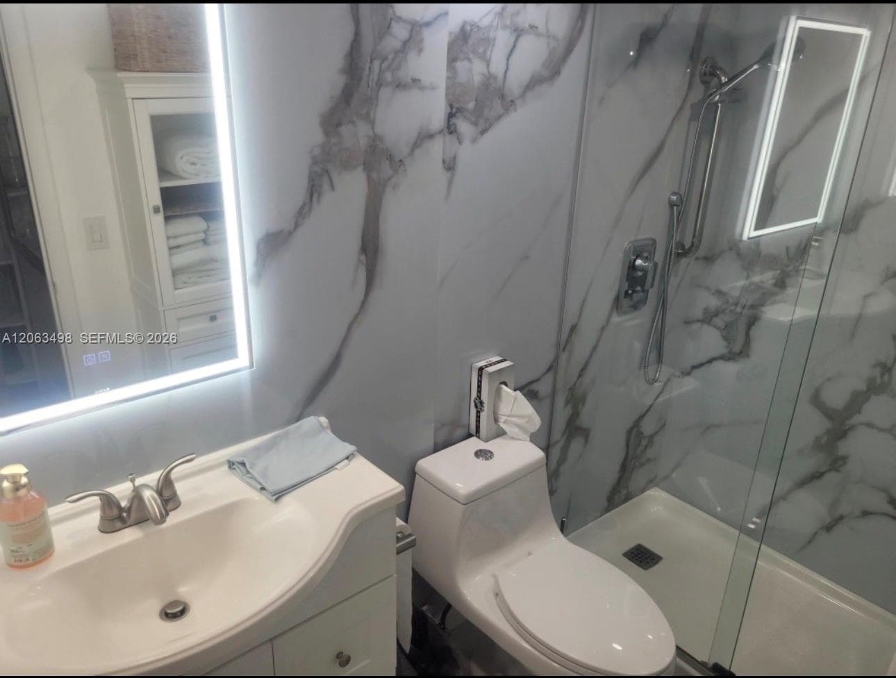 300 Golden Isles Dr # 217, Hallandale Beach, FL 33009 — zdjęcie 2