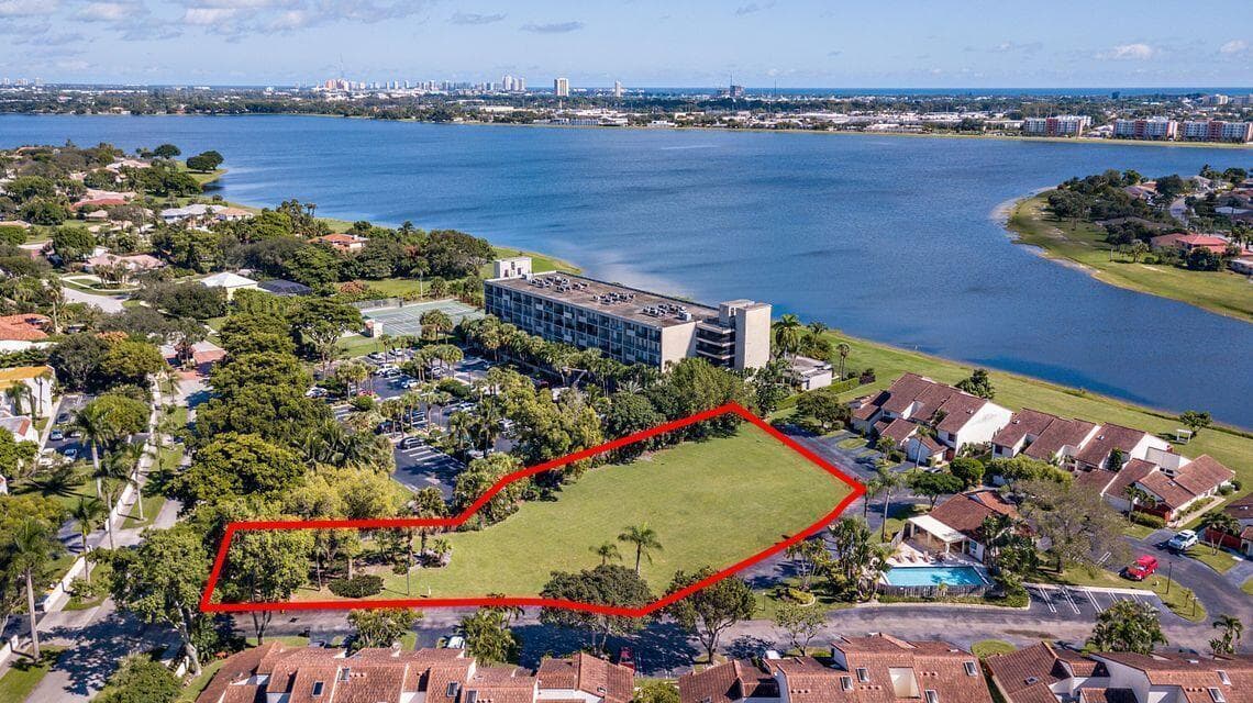 1810 EMBASSY Drive, West Palm Beach, FL 33401 — zdjęcie 5