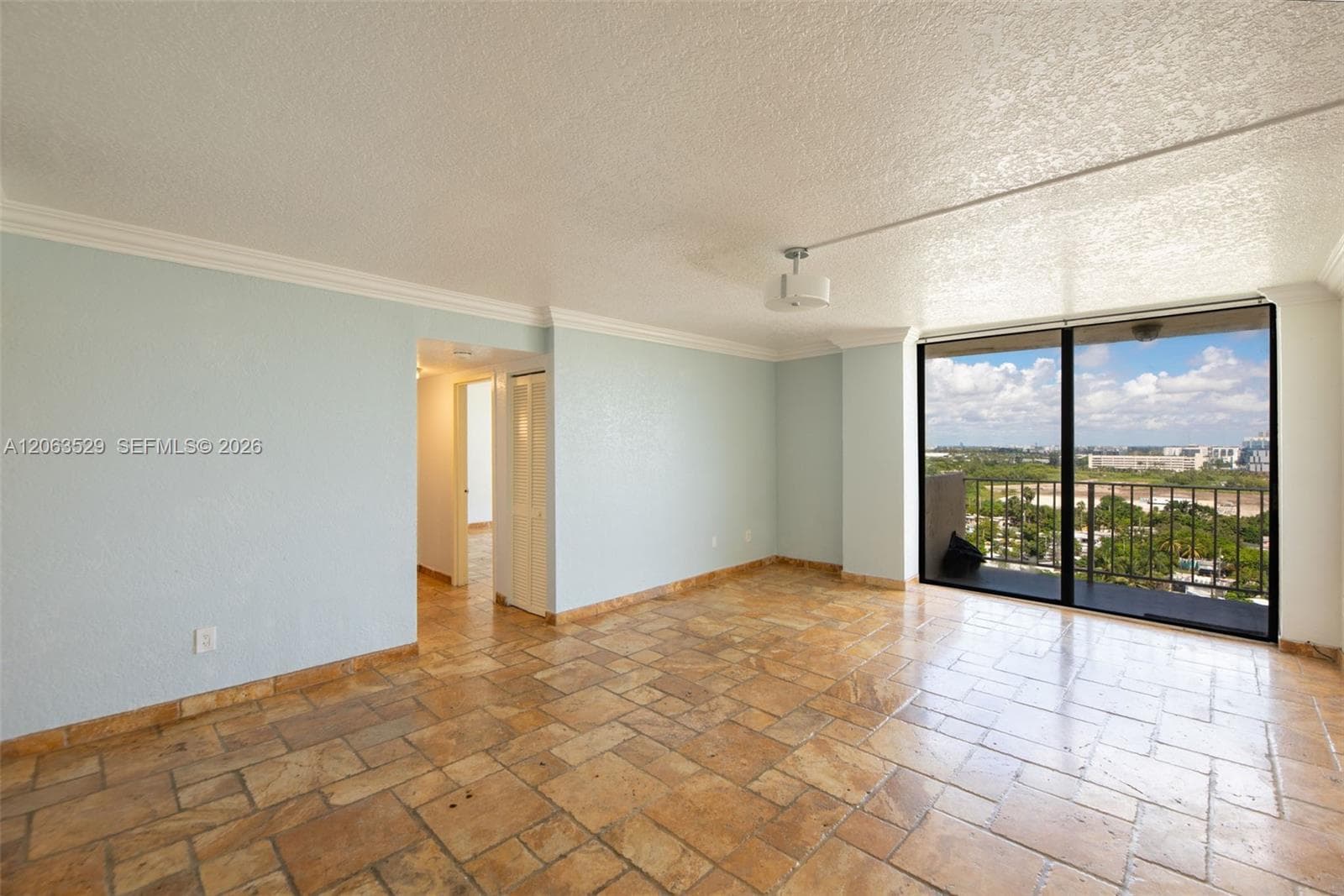 2350 NE 135th St # 1503, North Miami, FL 33181 — zdjęcie 2