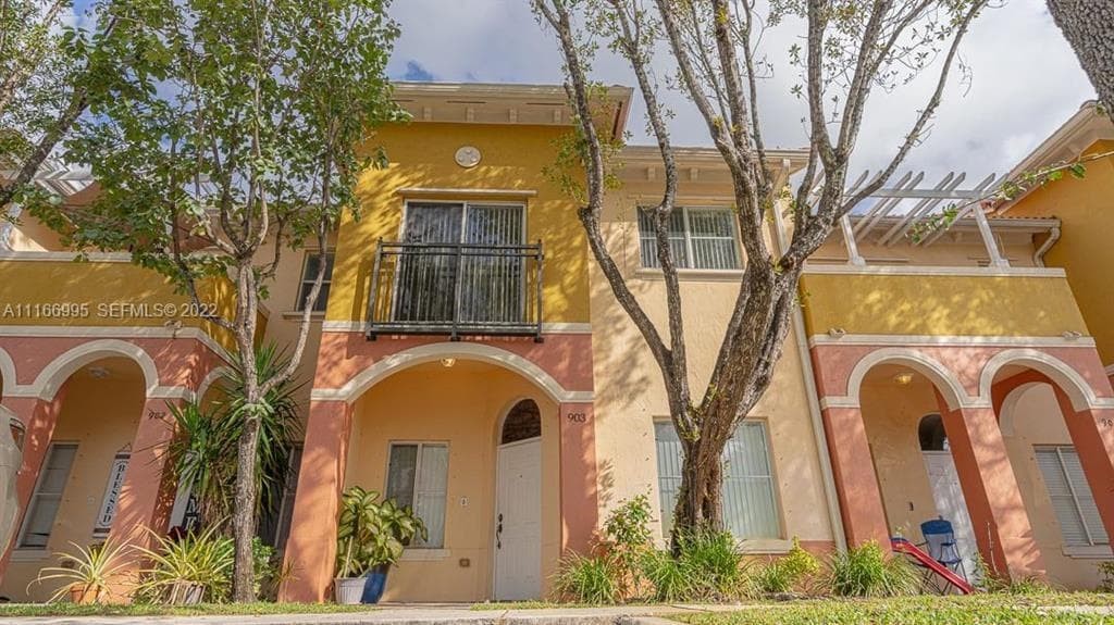 903 N SANTA CATALINA Circle, North Lauderdale, FL 33068 — zdjęcie 2